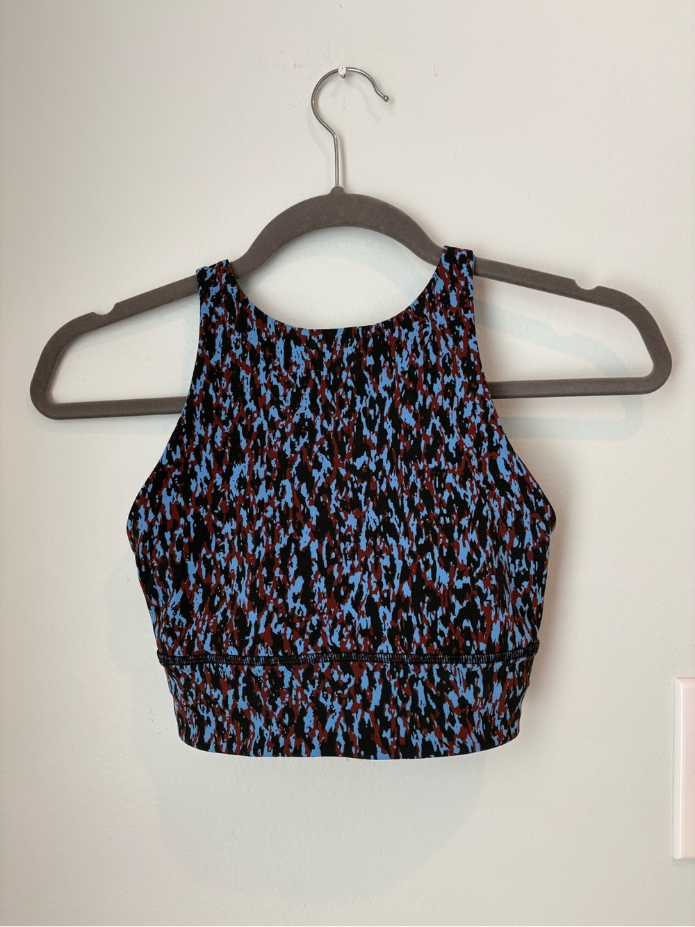 Lululemon High-Neck Printed Crop Tank Top in Blue and Brown